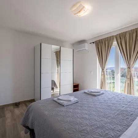 Luxury Stunning View Josipa Lejlighed *